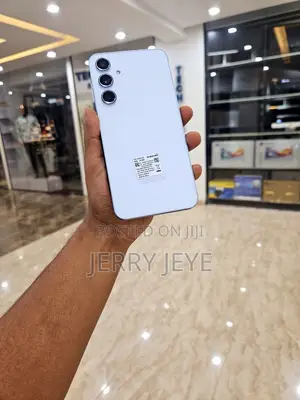 Photo - New Samsung Galaxy A55 256 GB White