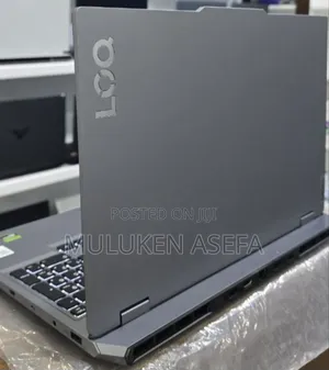 New Laptop Lenovo LOQ 15IRH8 24GB AMD Ryzen 5 SSD 512GB