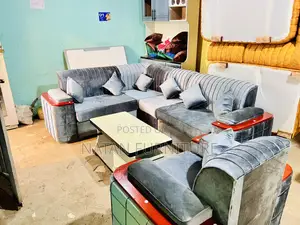 ሶፋ ኤልሼፕ በማለዳ ፎም በhd#1 ሙሉ በሙሉ በእንጨት የተሰራ ዲዛይን ባለው ከፋይ ጨርቅ የተሰ