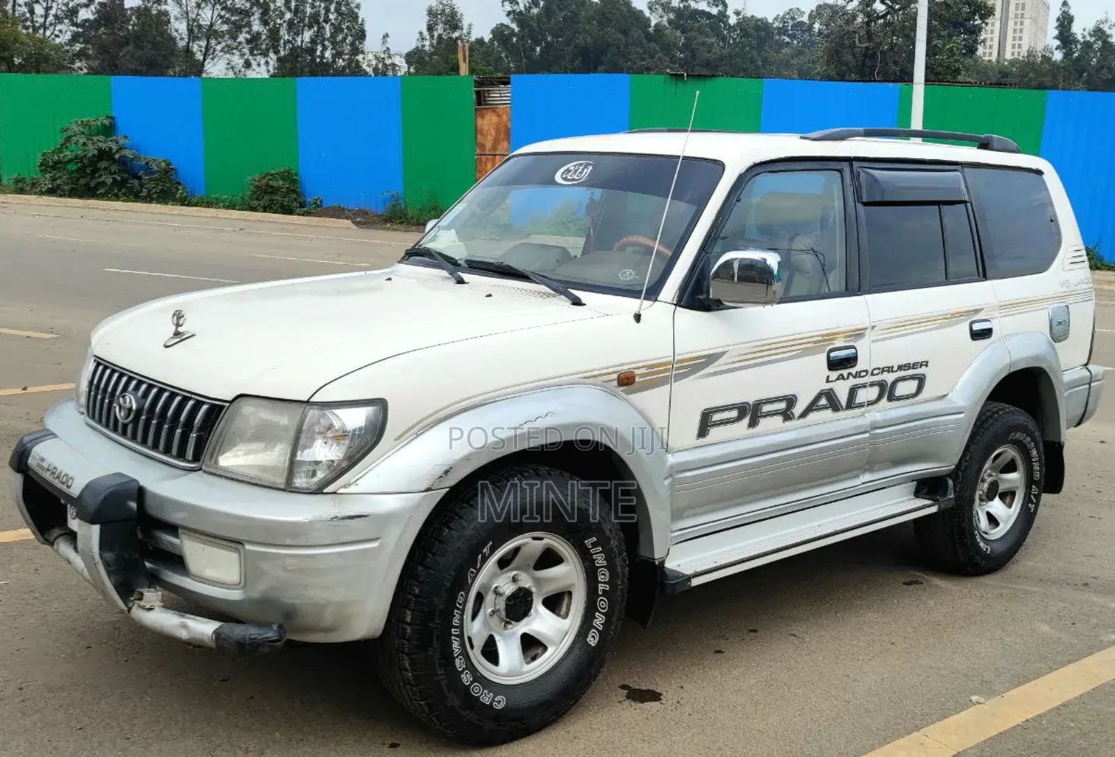 Toyota Land Cruiser 2000 White