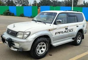 Toyota Land Cruiser 2000 White