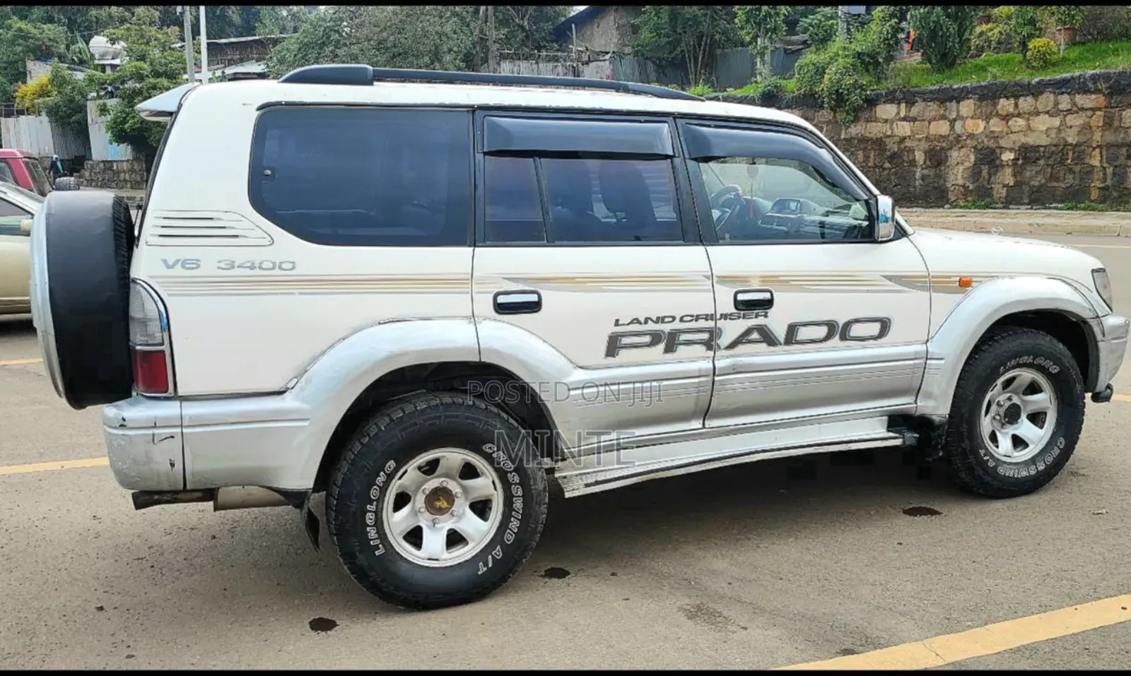 Toyota Land Cruiser 2000 White