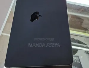 New Laptop Apple MacBook Air 2022 M2 8GB Apple M2 SSD 256GB