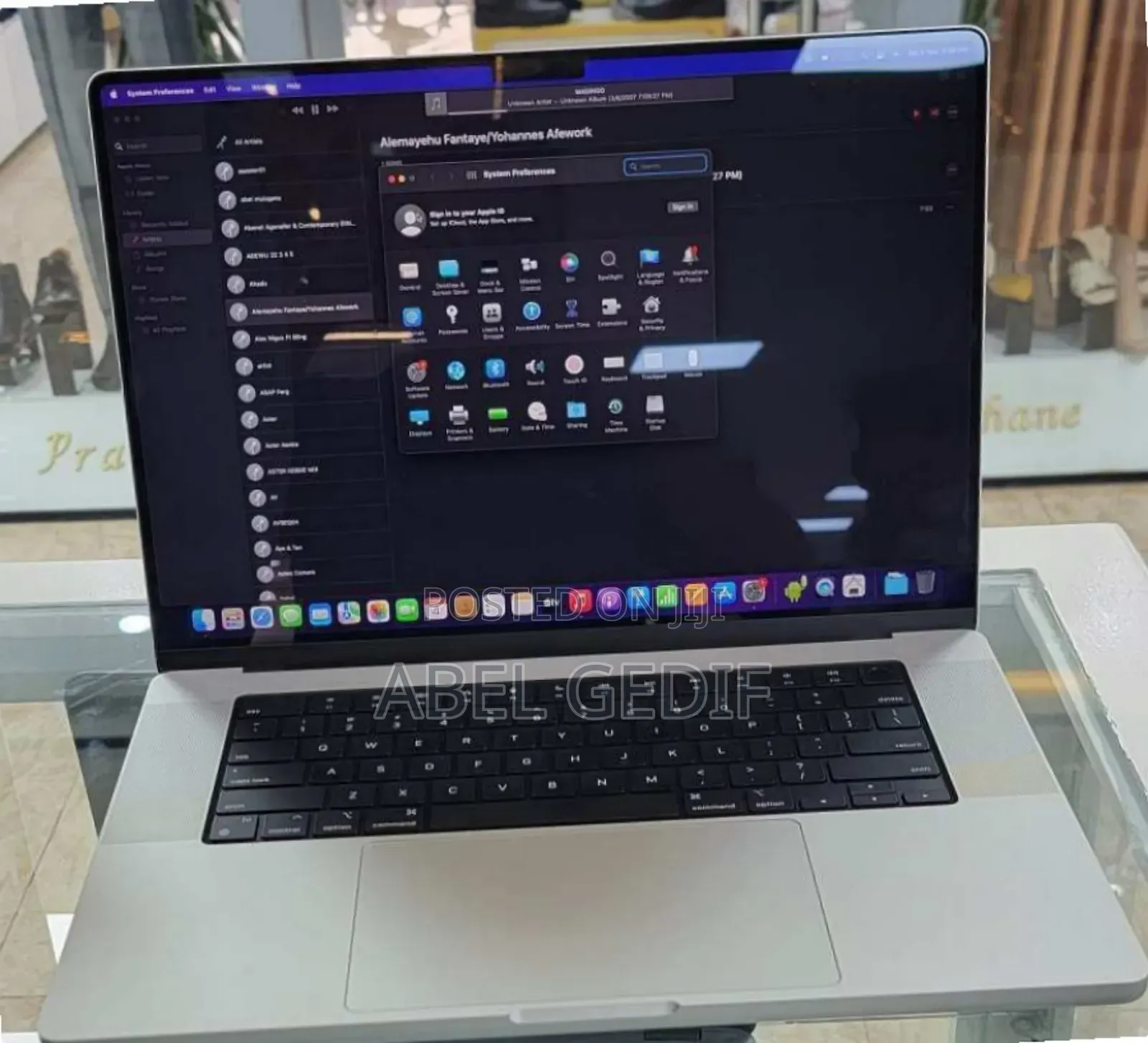 New Laptop Apple MacBook Pro M1 16GB Apple M1 Pro SSD 1T