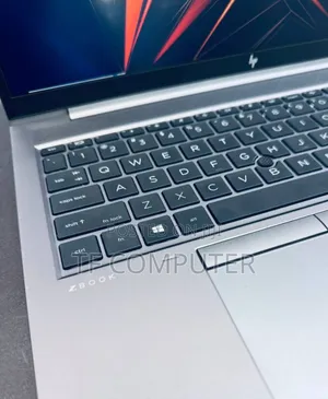 New Laptop HP ZBook Firefly 16 G10 16GB Intel Core I7 SSD 1T