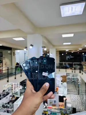 Photo - Apple iPhone 12 64 GB Black