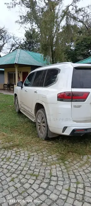 Toyota Land Cruiser 2023 Ivory