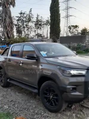 Toyota Hilux 2022 Matt Black