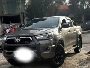 Photo - Toyota Hilux 2022 Matt Black