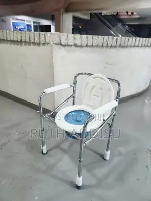Photo - Commode Chair Brand New Toilet Chair向下commode Chair雞肉toilet