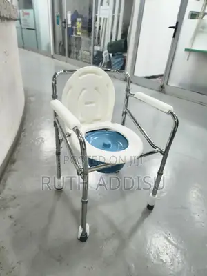 Photo - Commode Chair麩質toilet Chair向來commode Chai承辦commode Chair