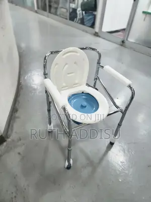 Photo - Commode Chair承鼻toilet Chair映射commode Chair堵之commode Chair