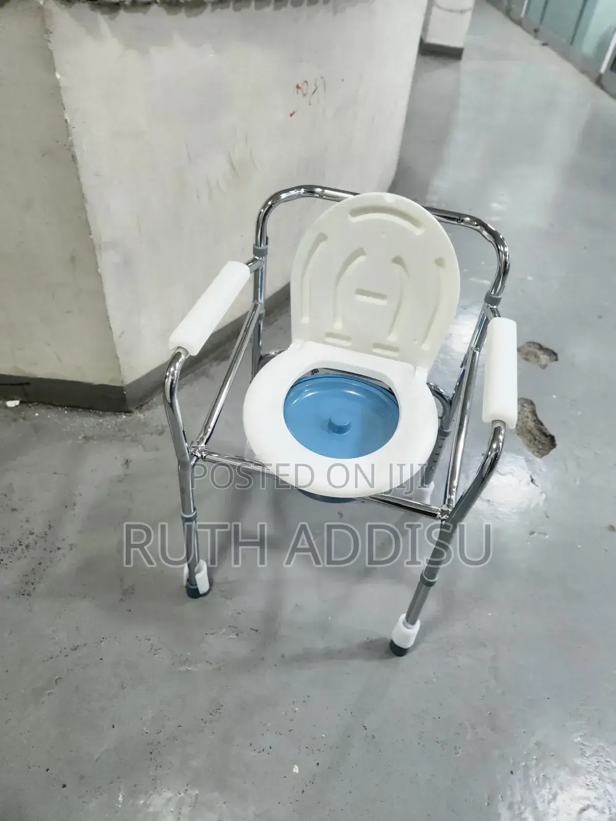 Toilet Chair奧秘commode Chair牽引commode Chair𡯁夊commode Chair
