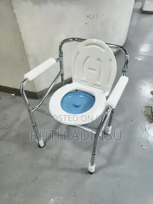 Photo - Commode Chair崩塌commode Chair痲我toilet Chair麻煩commode Chair
