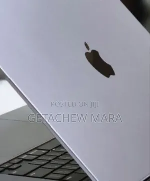 Photo - New Laptop Apple MacBook Pro M1 16GB Intel Core I9 SSD 1T