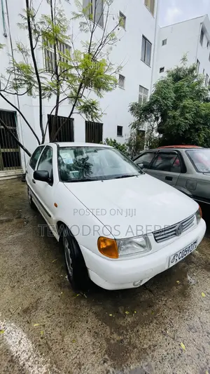 Photo - Volkswagen Polo Berline 1997 White