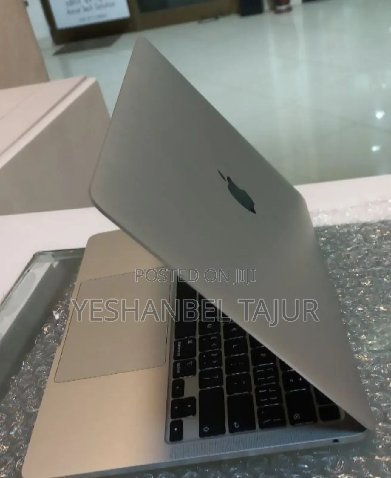 New Laptop Apple MacBook Pro M1 8GB Apple M1 SSD 256GB