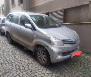 Toyota Avanza 2012 Silver