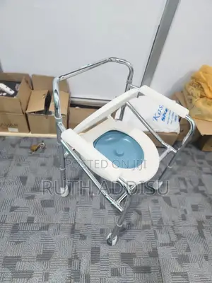 Commode Chair疽我brand New Toilet Chair郁氏commode Chair膽小popo
