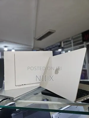 New Laptop Apple MacBook Air 2024 M3 13-Inch 16GB Apple M3 SSD 512GB