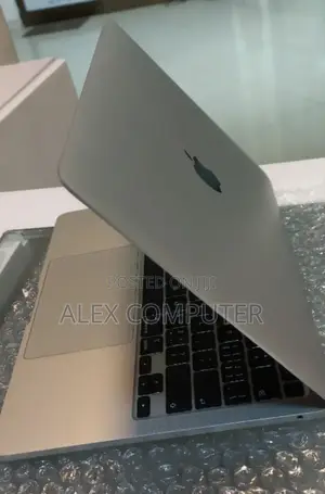 New Laptop Apple MacBook Pro M1 8GB Apple M1 SSD 256GB