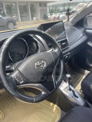 Toyota Yaris 2014 Gold