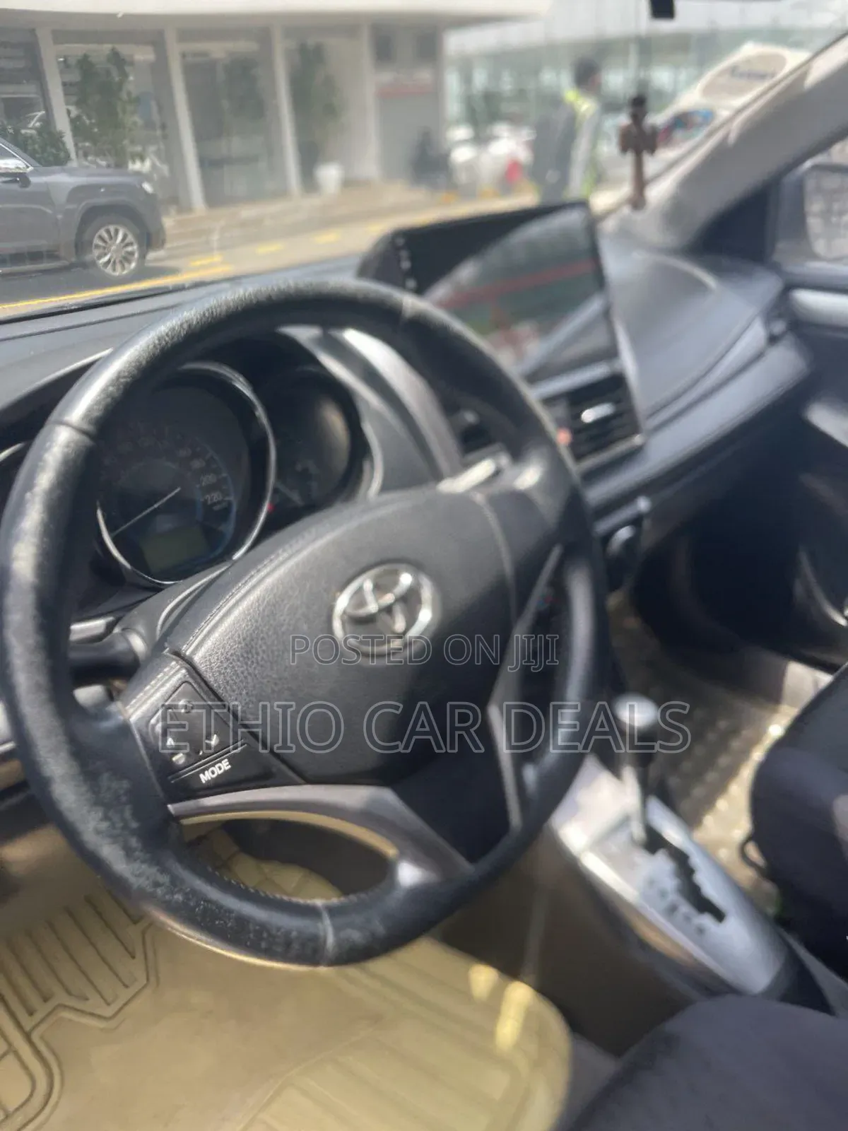 Toyota Yaris 2014 Gold