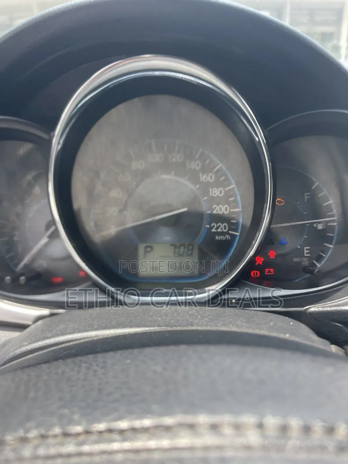 Toyota Yaris 2014 Gold