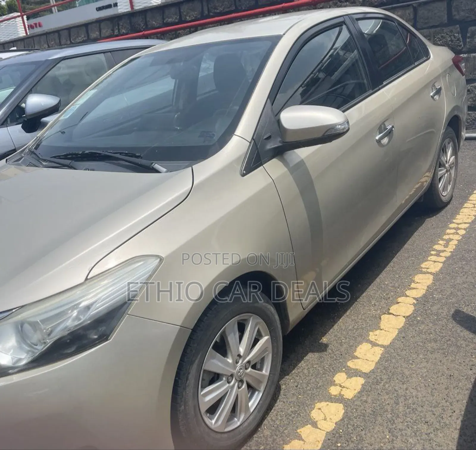 Toyota Yaris 2014 Gold