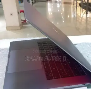 Photo - New Laptop Apple MacBook Pro 2016 16GB Intel Core I7 SSD 512GB