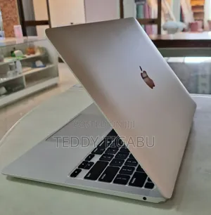 Photo - New Laptop Apple MacBook Air 8GB Apple M1 SSD 256GB