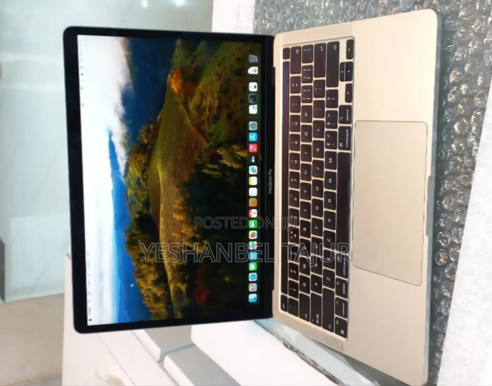 New Laptop Apple MacBook Pro M1 8GB Apple M1 SSD 256GB