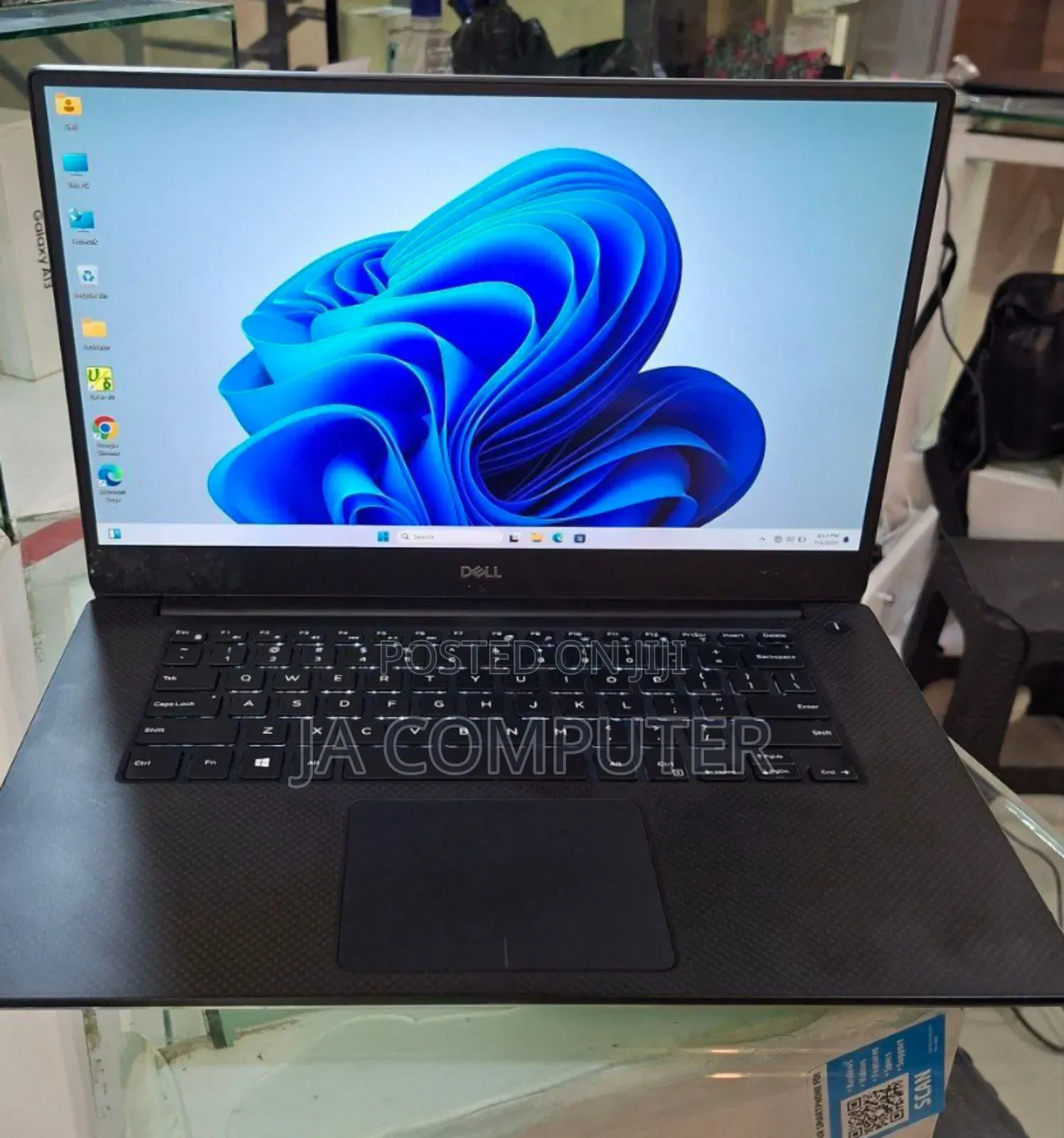 New Laptop Dell Inspiron 15 16GB AMD Ryzen 7 SSD 1T