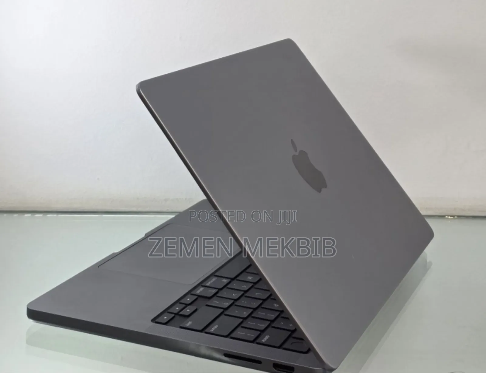 New Laptop Apple MacBook Pro 2024 M3 14-Inch 8GB SSD 512GB