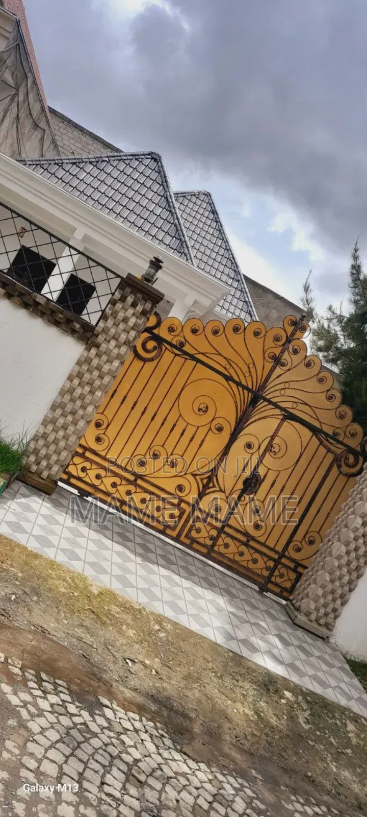 5bdrm Villa in Addis Abeba, Bole for sale