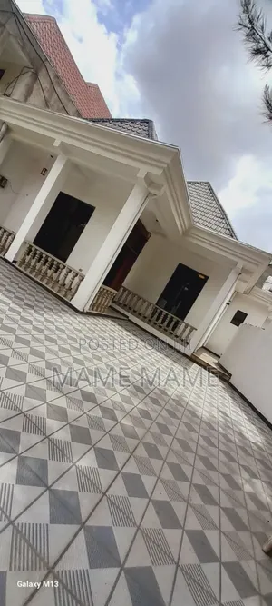 5bdrm Villa in Addis Abeba, Bole for sale