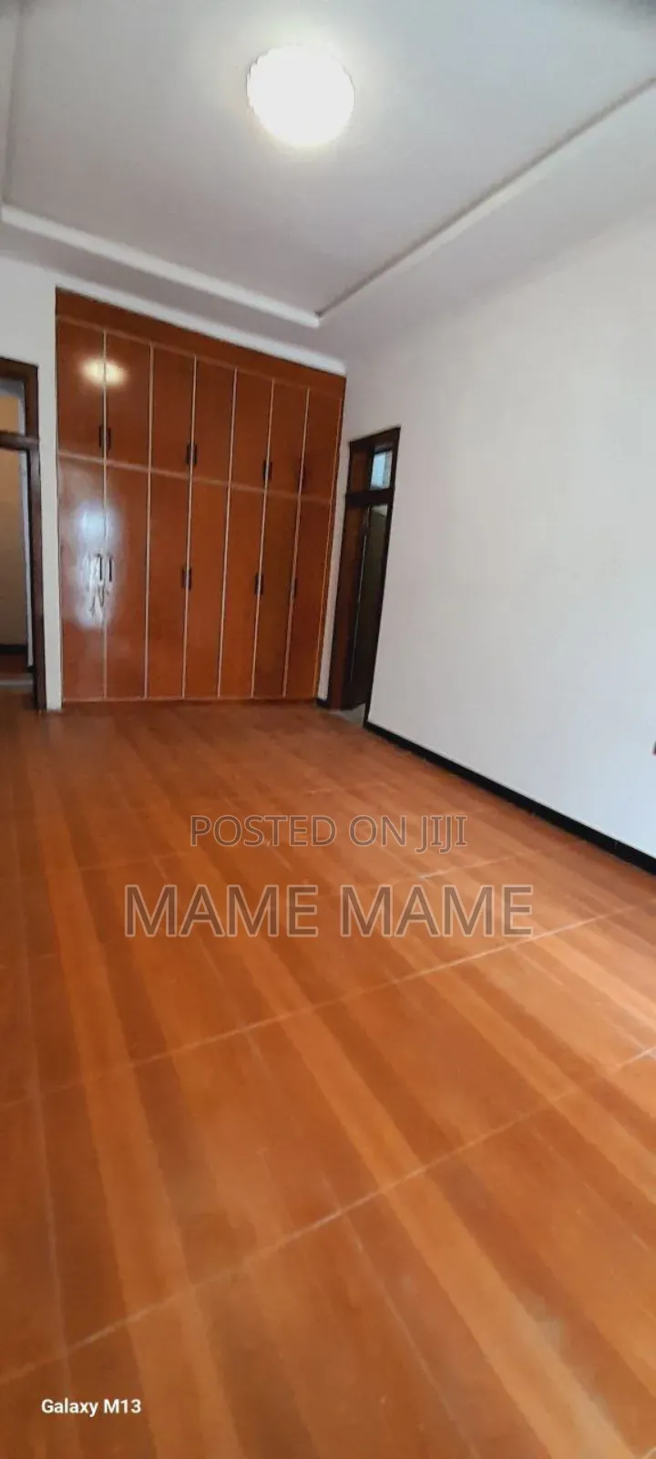 5bdrm Villa in Addis Abeba, Bole for sale