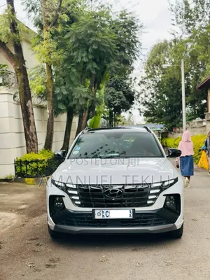 Photo - Hyundai Tucson 2021 White