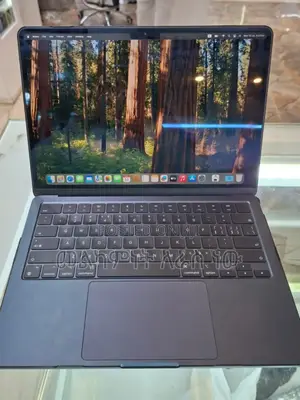New Laptop Apple MacBook Air 2022 M2 8GB Apple M2 SSD 256GB
