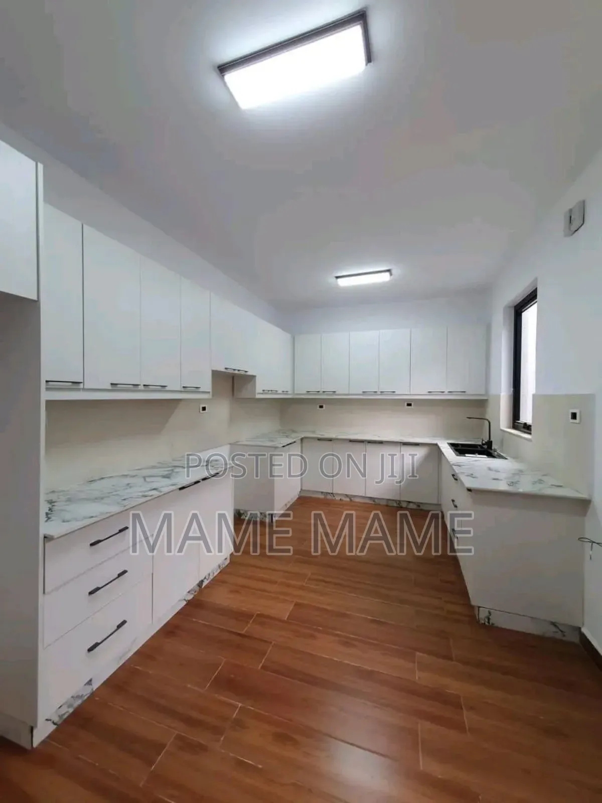 5bdrm House in Addis Abeba, Bole for sale