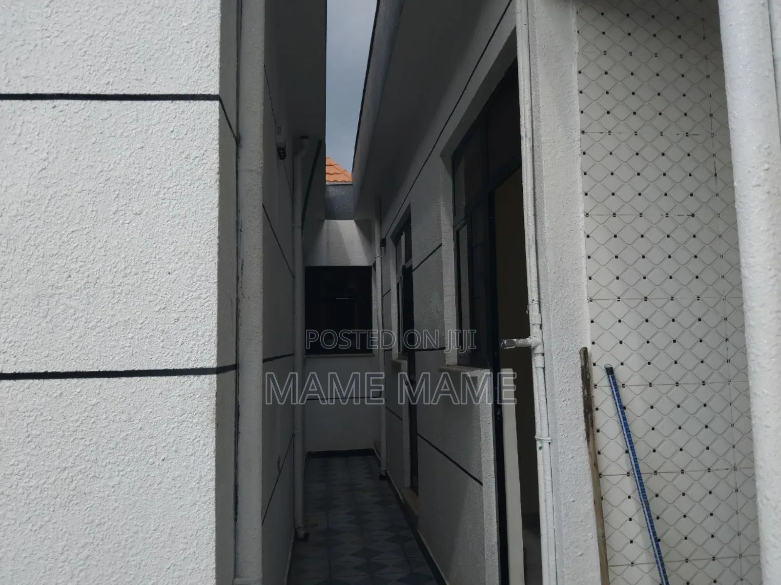 5bdrm Villa in Addis Abeba, Bole for sale