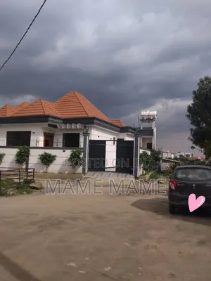 5bdrm Villa in Addis Abeba, Bole for sale