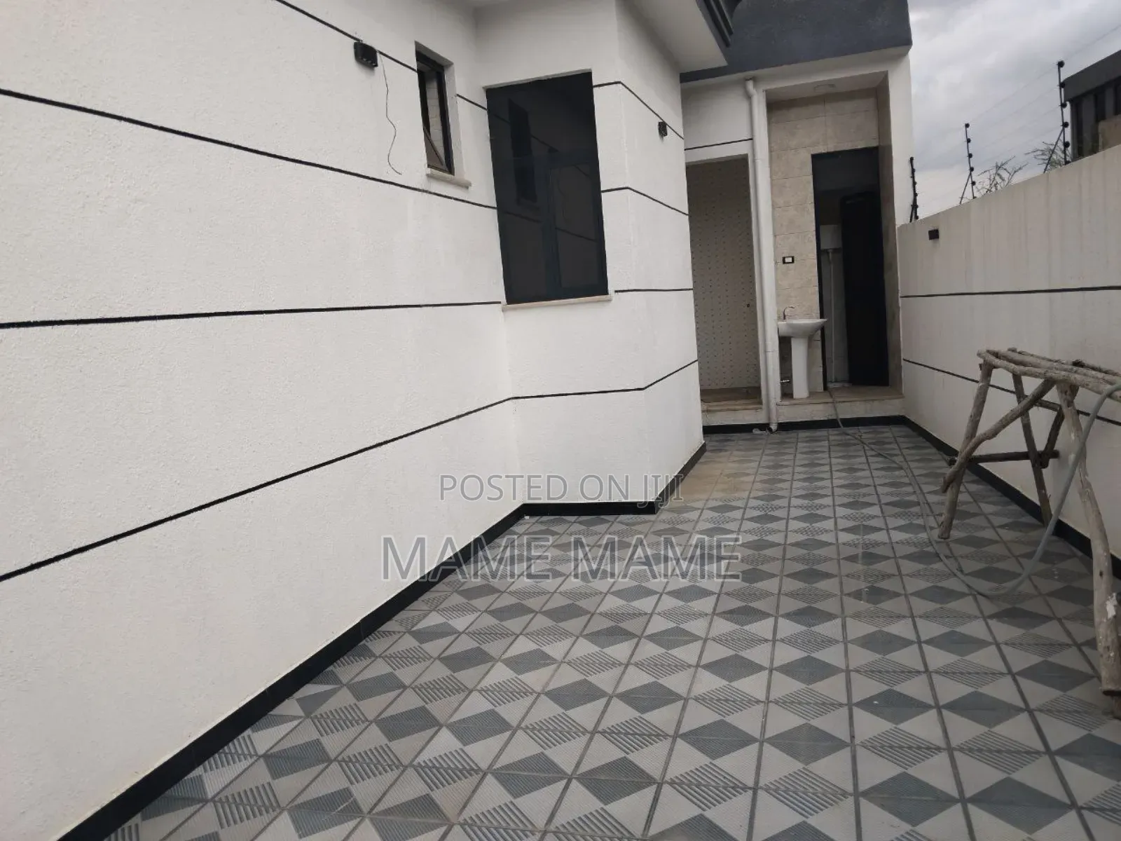 5bdrm Villa in Addis Abeba, Bole for sale