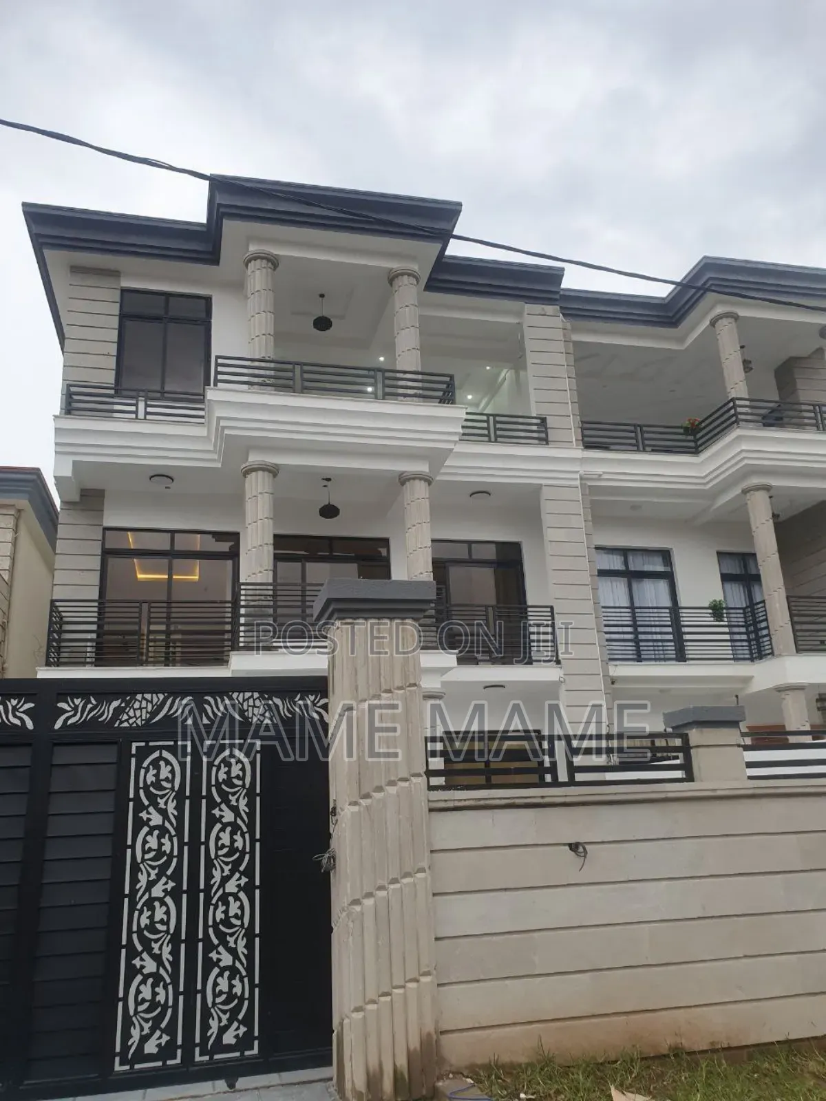 7bdrm House in Addis Abeba, Bole for sale
