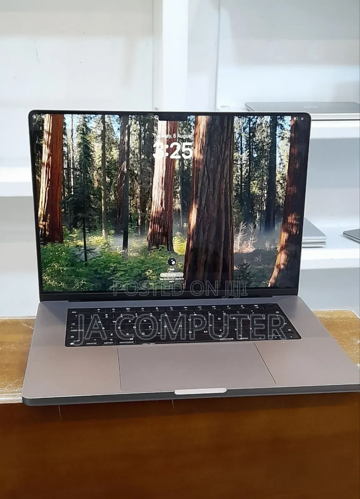 New Laptop Apple MacBook Pro M1 16GB Apple M1 Pro SSD 1T