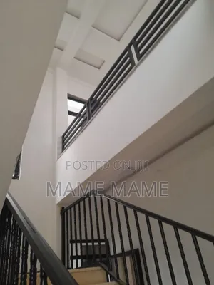 7bdrm House in Addis Abeba, Bole for sale