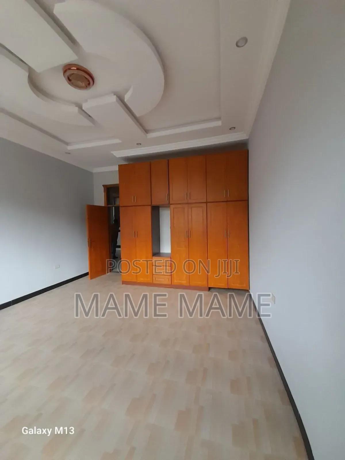 5bdrm Villa in Addis Abeba, Bole for sale