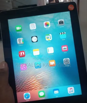 Photo - New Apple iPad 2 Wi-Fi 16 GB Silver