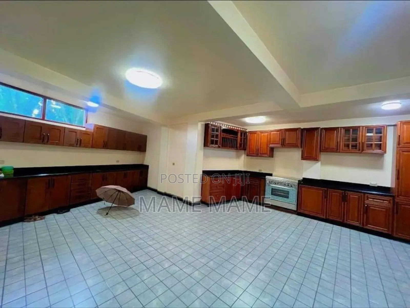 12bdrm House in Addis Abeba, Bole for sale