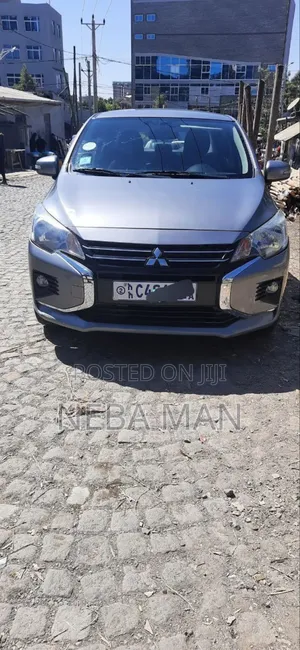 Mitsubishi Attrage 2021 Silver